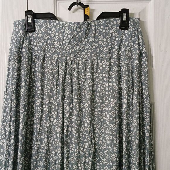 Serra sage green and white floral print pleated skirt Sz L - Picture 3 of 6